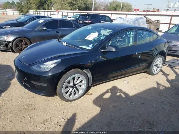 5YJ3E1EB6NF260801 2022 TESLA MODEL 3 - Image 2
