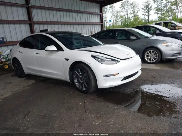 5YJ3E1EB6NF262631 2022 TESLA MODEL 3 - Image 1