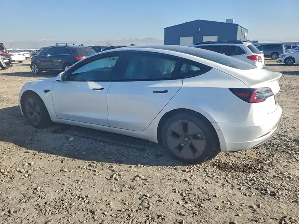 5YJ3E1EB6NF264394 2022 TESLA MODEL 3 - Image 2