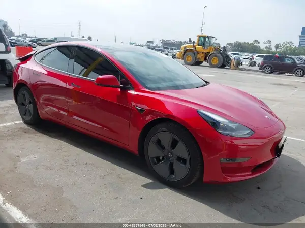 5YJ3E1EB6NF268543 2022 TESLA MODEL 3 - Image 1