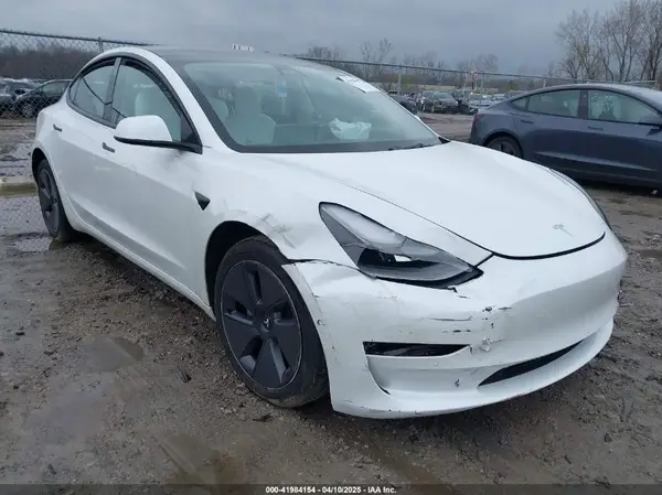 5YJ3E1EB6NF272009 2022 TESLA MODEL 3 - Image 1