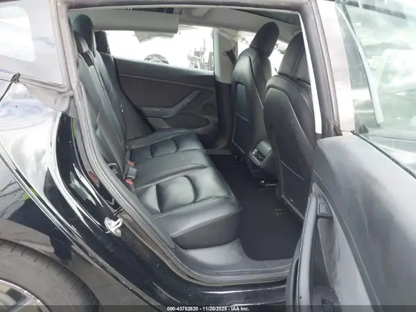 5YJ3E1EB6NF275931 2022 TESLA MODEL 3 - Image 8