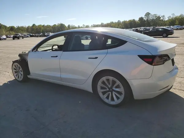 5YJ3E1EB6NF285813 2022 TESLA MODEL 3 - Image 2