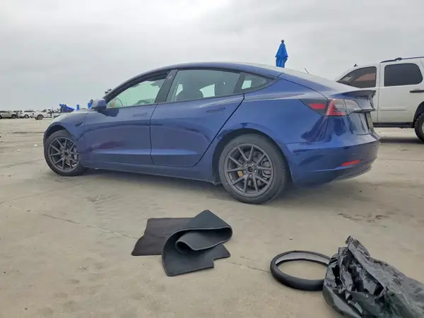 5YJ3E1EB6NF287996 2022 TESLA MODEL 3 - Image 2