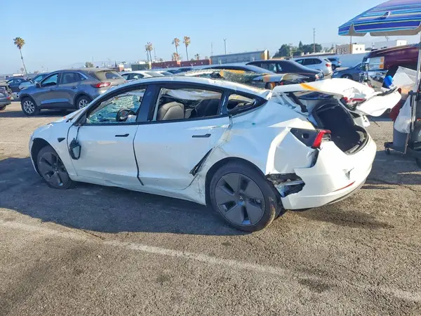 5YJ3E1EB6NF297069 2022 TESLA MODEL 3 - Image 2