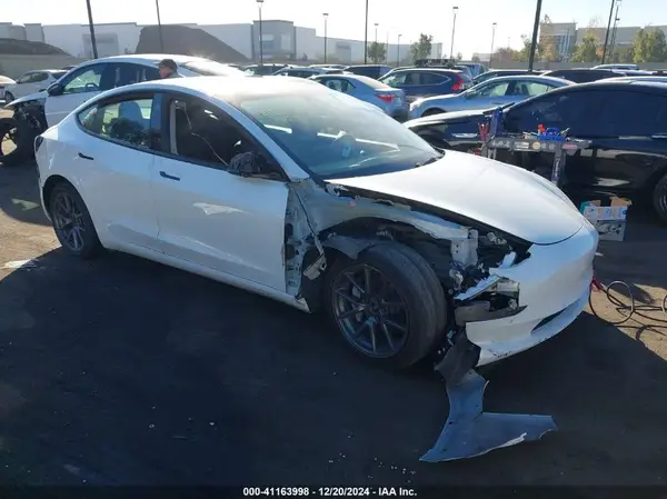 5YJ3E1EB6NF297833 2022 TESLA MODEL 3 - Image 1