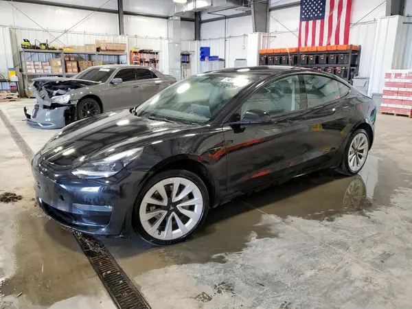 5YJ3E1EB6NF304926 2022 TESLA MODEL 3 - Image 1