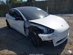 5YJ3E1EB6NF318647 2022 TESLA MODEL 3