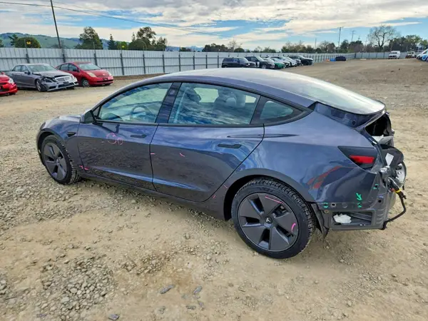 5YJ3E1EB6NF319930 2022 TESLA MODEL 3 - Image 2