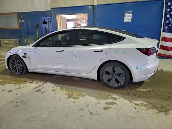 5YJ3E1EB6NF335044 2022 TESLA MODEL 3 - Image 2