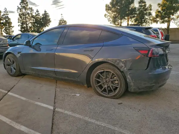 5YJ3E1EB6NF335108 2022 TESLA MODEL 3 - Image 2
