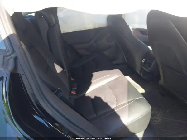 5YJ3E1EB6NF340955 2022 TESLA MODEL 3 - Image 8