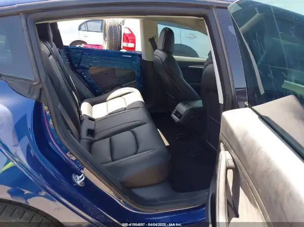 5YJ3E1EB6NF351017 2022 TESLA MODEL 3 - Image 8