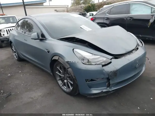 5YJ3E1EB6NF357593 2022 TESLA MODEL 3 - Image 1