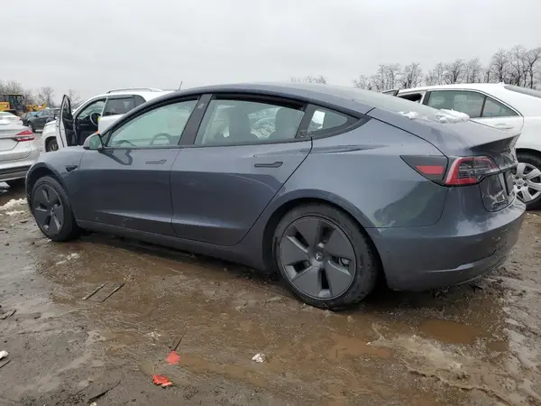 5YJ3E1EB6PF388894 2023 TESLA MODEL 3 - Image 2