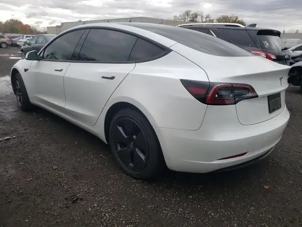 5YJ3E1EB6PF596645 2023 TESLA MODEL 3 - Image 2