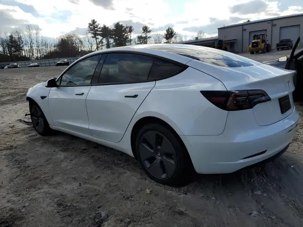 5YJ3E1EB6PF610494 2023 TESLA MODEL 3 - Image 2