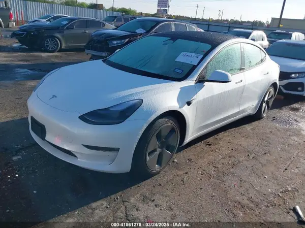 5YJ3E1EB6PF633550 2023 TESLA MODEL 3 - Image 2