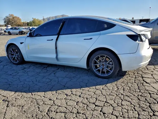 5YJ3E1EB6PF669612 2023 TESLA MODEL 3 - Image 2