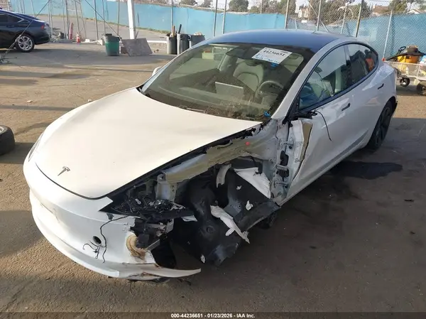 5YJ3E1EB6RF733599 2024 TESLA MODEL 3 - Image 2