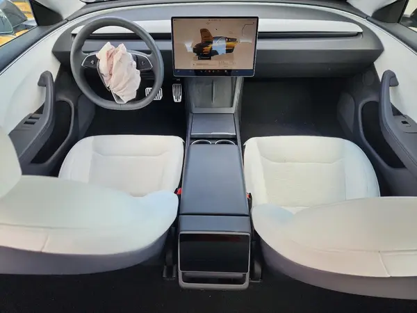 5YJ3E1EB6RF811010 2024 TESLA MODEL 3 - Image 8