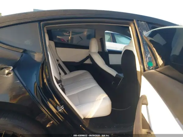 5YJ3E1EB6RF811993 2024 TESLA MODEL 3 - Image 8