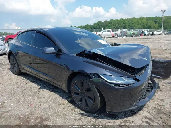 5YJ3E1EB6RF813646 2024 TESLA MODEL 3 - Image 1