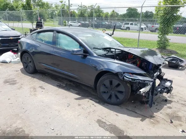 5YJ3E1EB6RF816935 2024 TESLA MODEL 3 - Image 1