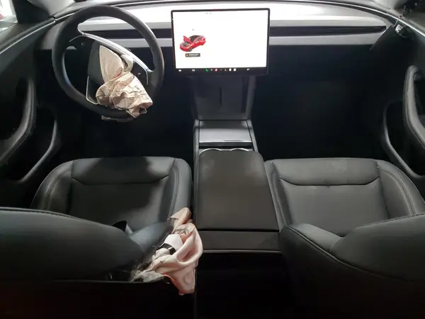 5YJ3E1EB6SF018988 2025 TESLA MODEL 3 - Image 8