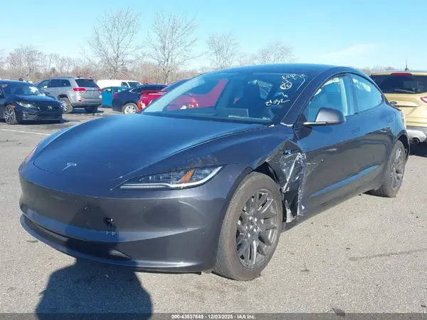 5YJ3E1EB6SF024032 2025 TESLA MODEL 3 - Image 2