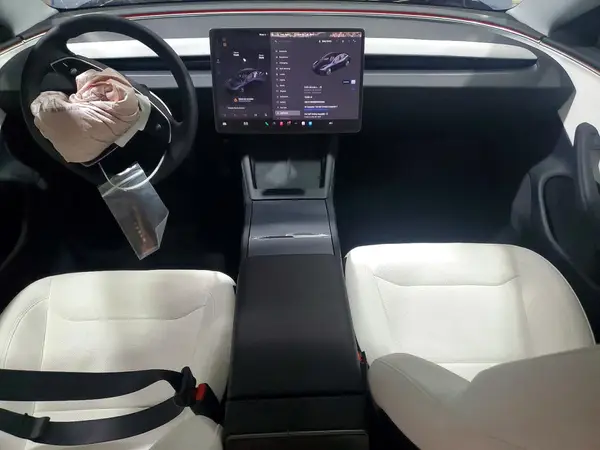 5YJ3E1EB6SF053420 2025 TESLA MODEL 3 - Image 8