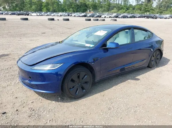 5YJ3E1EB6SF874419 2025 TESLA MODEL 3 - Image 2