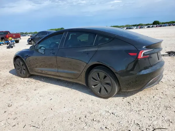 5YJ3E1EB6SF875764 2025 TESLA MODEL 3 - Image 2