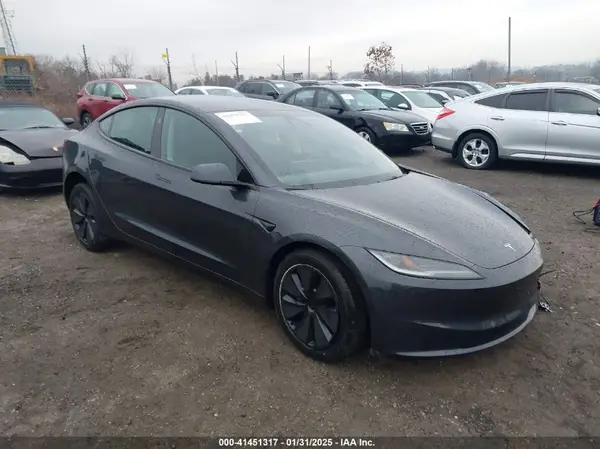 5YJ3E1EB6SF878888 2025 TESLA MODEL 3 - Image 1