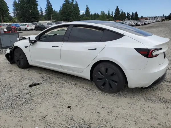 5YJ3E1EB6SF880446 2025 TESLA MODEL 3 - Image 2