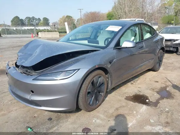 5YJ3E1EB6SF882438 2025 TESLA MODEL 3 - Image 2