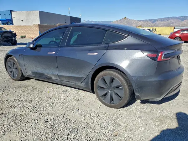 5YJ3E1EB6SF883881 2025 TESLA MODEL 3 - Image 2