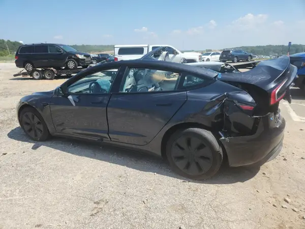 5YJ3E1EB6SF884724 2025 TESLA MODEL 3 - Image 2