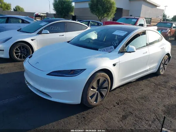 5YJ3E1EB6SF887705 2025 TESLA MODEL 3 - Image 2