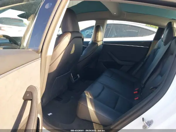 5YJ3E1EB6SF887705 2025 TESLA MODEL 3 - Image 8