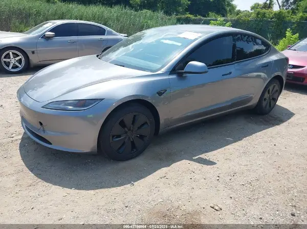 5YJ3E1EB6SF898168 2025 TESLA MODEL 3 - Image 2