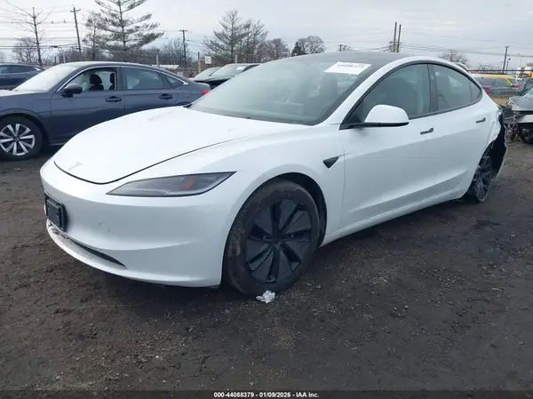 5YJ3E1EB6SF918760 2025 TESLA MODEL 3 - Image 2