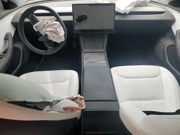 5YJ3E1EB6SF923974 2025 TESLA MODEL 3 - Image 8