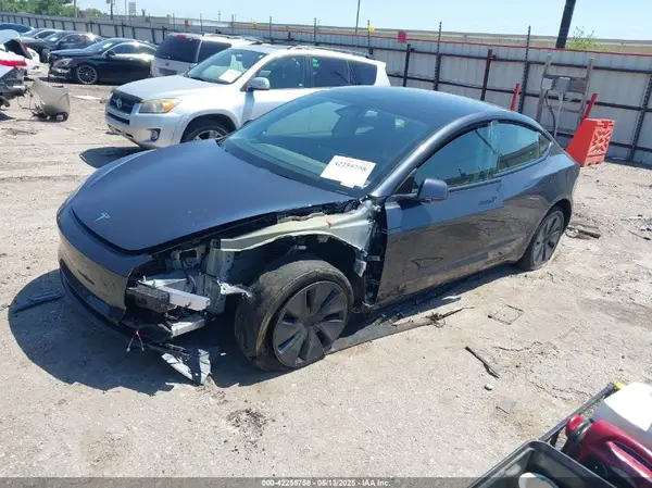 5YJ3E1EB6SF924607 2025 TESLA MODEL 3 - Image 2