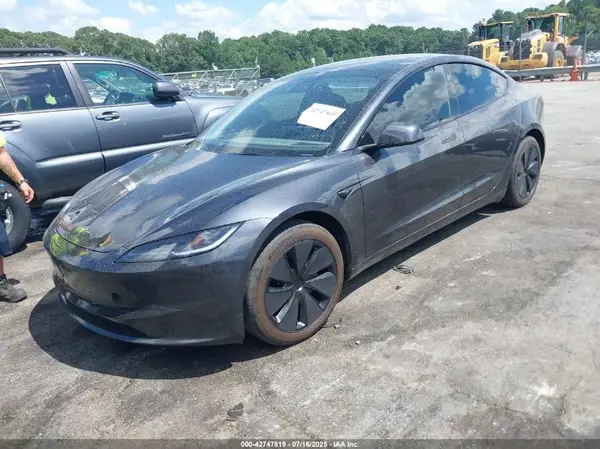 5YJ3E1EB6SF924798 2025 TESLA MODEL 3 - Image 2