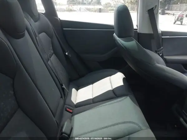 5YJ3E1EB6SF924798 2025 TESLA MODEL 3 - Image 8
