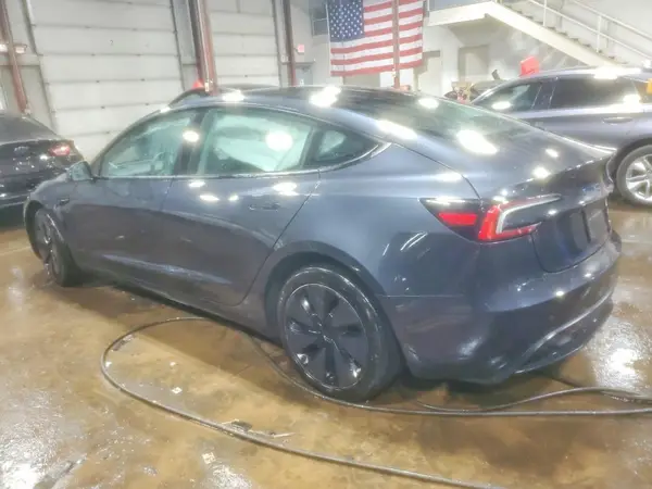 5YJ3E1EB6SF927815 2025 TESLA MODEL 3 - Image 2