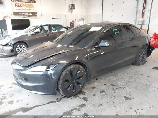 5YJ3E1EB6SF927992 2025 TESLA MODEL 3 - Image 2