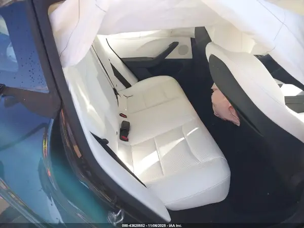 5YJ3E1EB6SF928673 2025 TESLA MODEL 3 - Image 8