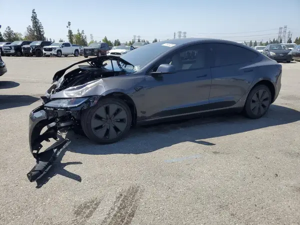 5YJ3E1EB6SF929872 2025 TESLA MODEL 3 - Image 1